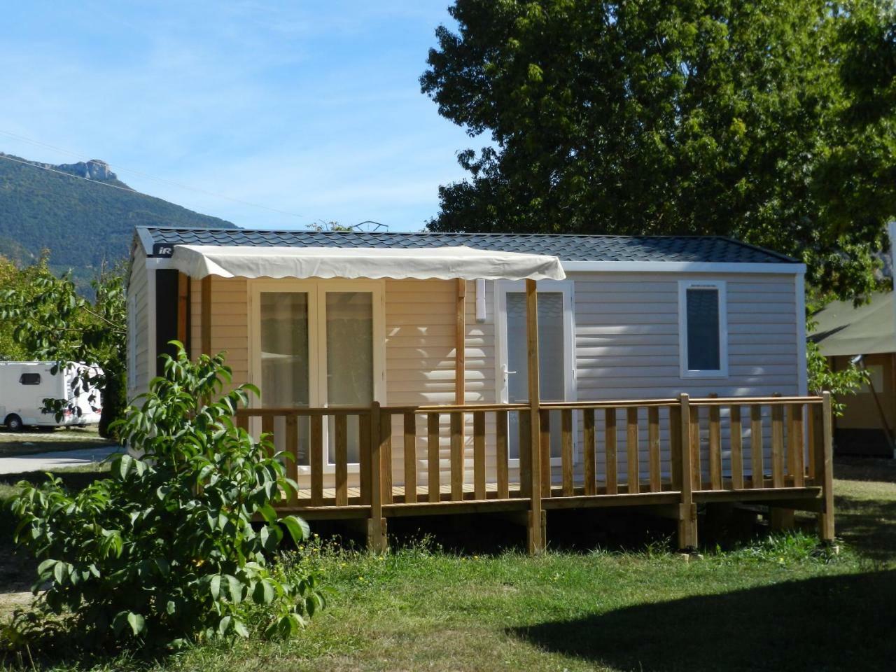Camping Le Lac Bleu Hotel Chatillon-en-Diois Exterior photo